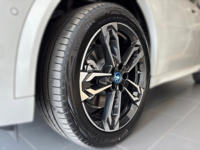 Bild 5: BMW iX2 xDrive30 U10 XE2