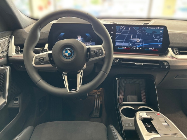 Bild 8: BMW iX2 xDrive30 U10 XE2