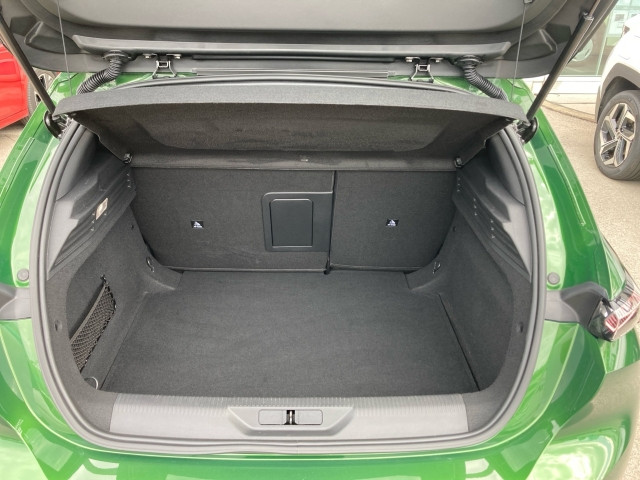 Bild 9: Peugeot 308 PureTech 130 S&S EAT8 GT
