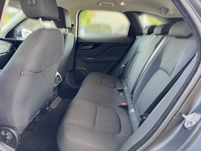 Bild 8: Jaguar F-Pace 20d AWD Pure