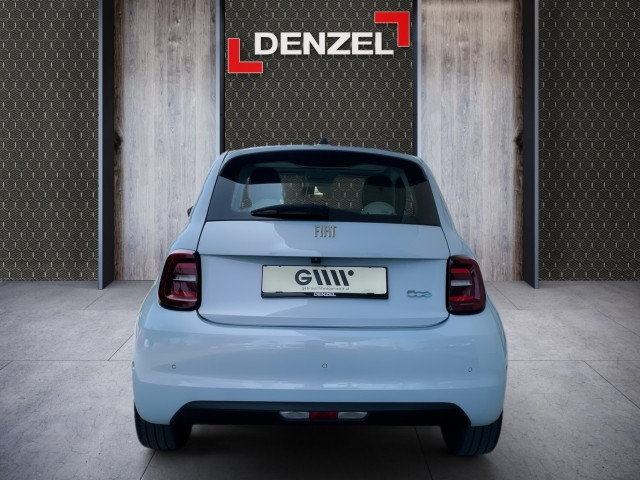 Bild 10: Fiat 500 BEV La Prima Hatchback