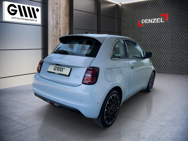 Bild 3: Fiat 500 BEV La Prima Hatchback