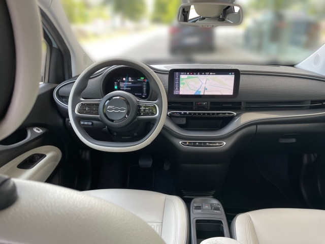 Bild 6: Fiat 500 BEV La Prima Hatchback