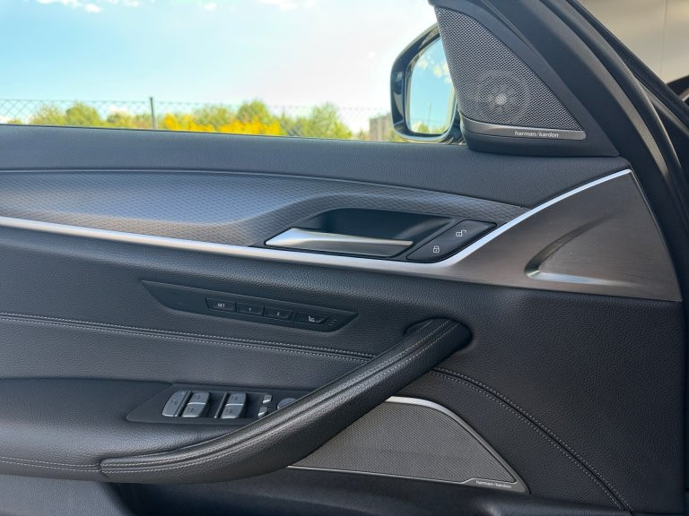 Bild 5: BMW 540i 48 V Touring xD