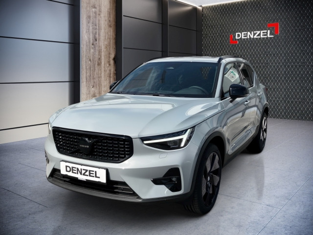 Bild 1: VOLVO PKW XC40 Black Edition Plus, B3 Mild Hybrid, Benzin