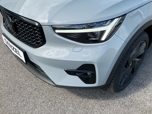 Bild 7: VOLVO PKW XC40 Black Edition Plus, B3 Mild Hybrid, Benzin