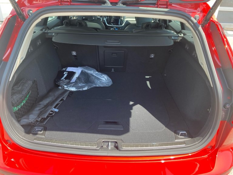 Bild 9: VOLVO PKW V60 T6 AWD PHEV Ultra Dark Aut.