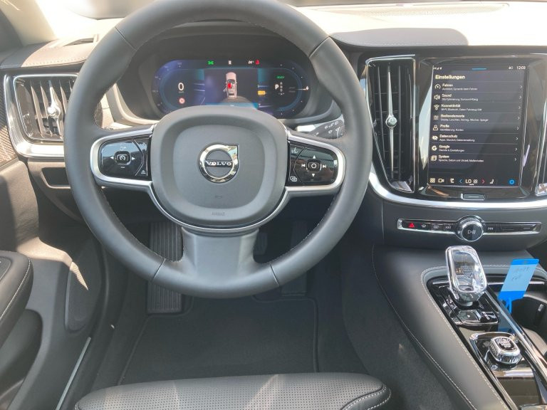 Bild 6: VOLVO PKW V60 T6 AWD PHEV Ultra Dark Aut.