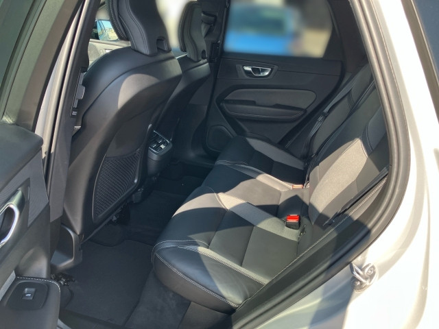 Bild 10: VOLVO PKW XC60 B4 Plus Dark AWD Geartronic