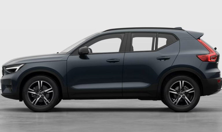 Bild 1: VOLVO PKW XC40 Plus, B3 Mild Hybrid, Benzin, Dark
