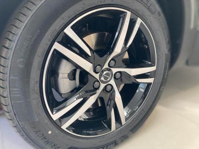 Bild 3: VOLVO PKW XC40 Plus, B3 Mild Hybrid, Benzin, Dark