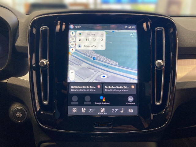 Bild 6: VOLVO PKW XC40 B3 Mild Hybrid Plus Dark