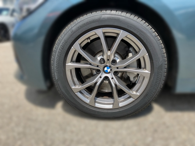 Bild 4: BMW 330i Aut.