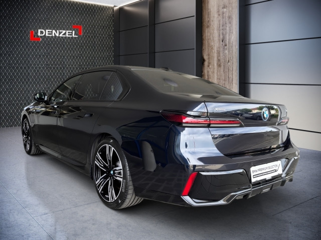 Bild 2: BMW 750e xDrive Limousine G70 XB1