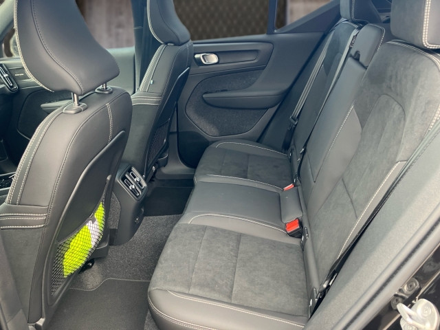 Bild 7: VOLVO PKW EX40 Black Edition Ultra, Twin Motor Performance, Vollelektr