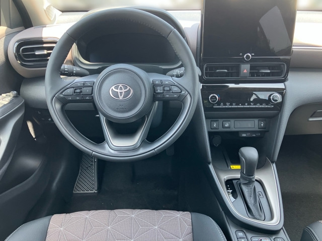 Bild 6: Toyota Yaris Cross - 1,5 l 4x4 Hybrid  Style