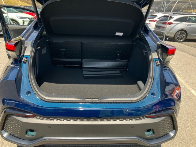 Bild 9: Toyota C-HR - 2,0 l Plugin 4x2  Lounge CVT