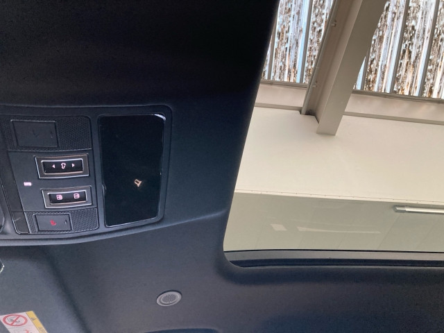 Bild 13: Land Rover Defender X-Dynamic HSE P300e
