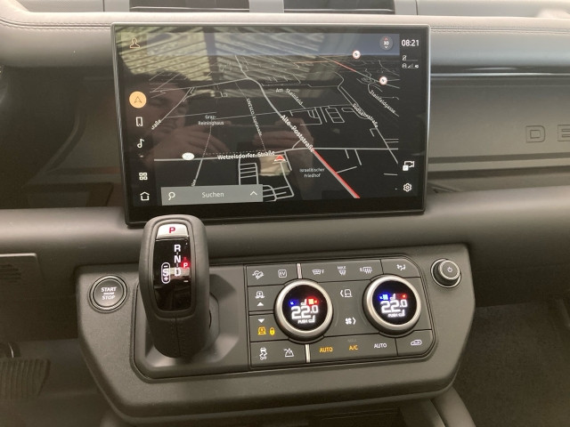 Bild 7: Land Rover Defender X-Dynamic HSE P300e