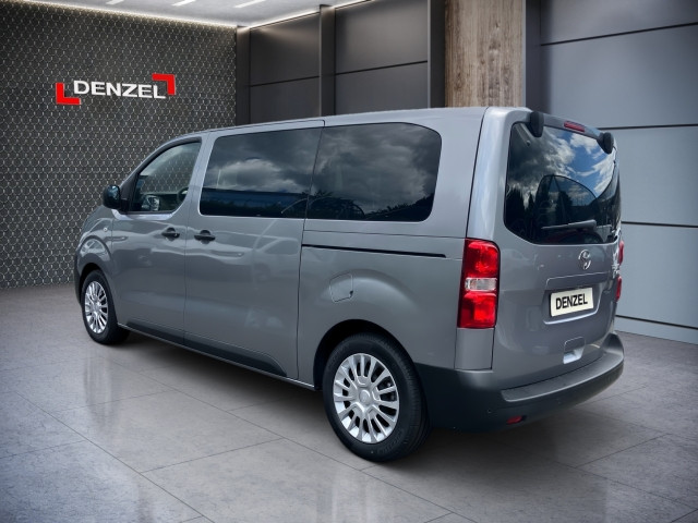 Bild 2: Toyota Proace Verso 2,0 l, 145 Shuttle Medium