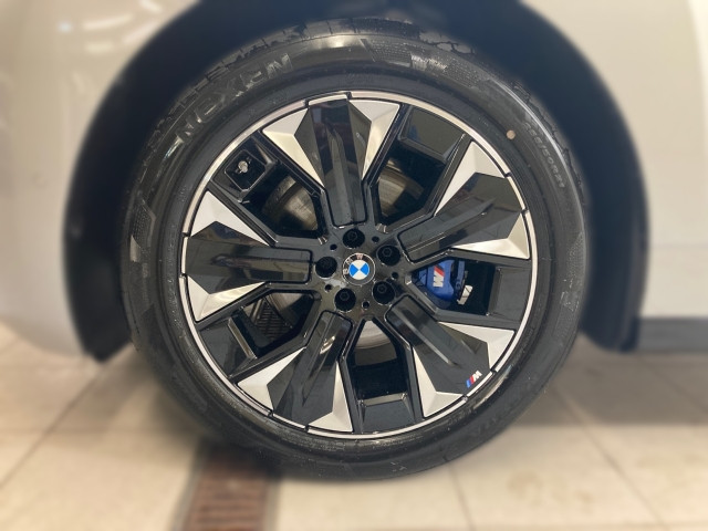 Bild 8: BMW PKW i-Serie iX xDrive45 I20