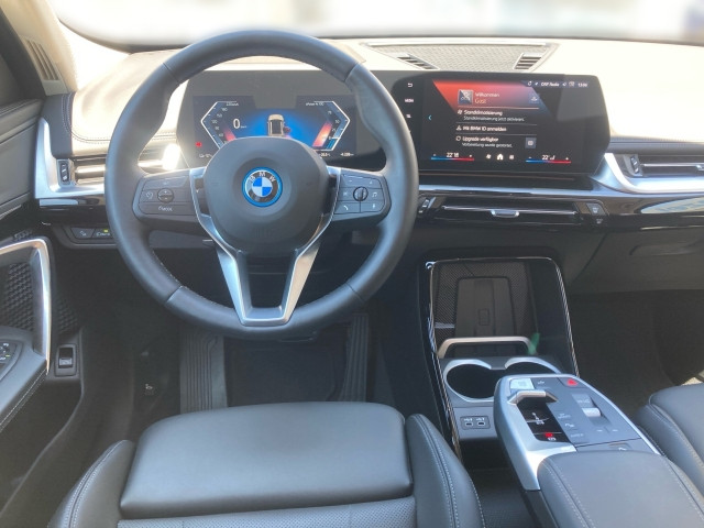 Bild 6: BMW iX1 xDrive30 U11