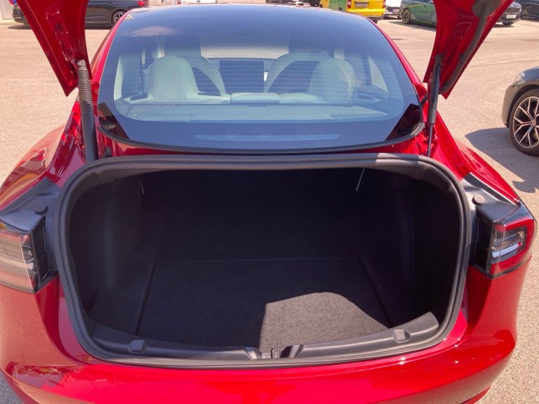 Bild 9: Tesla Model 3 Long Range AED 75kWh