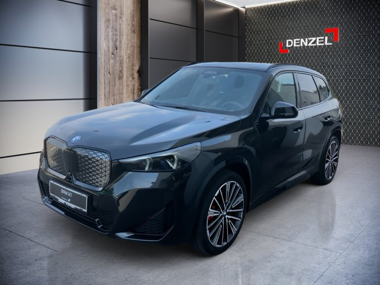 Bild 1: BMW iX1 xDrive30 U11