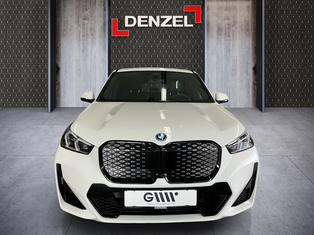 Bild 4: BMW iX1 xDrive30 U11