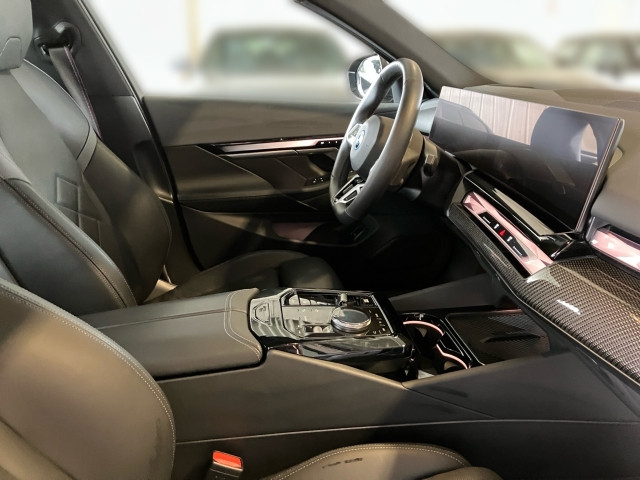 Bild 5: BMW i5 xDrive40 Limousine G60