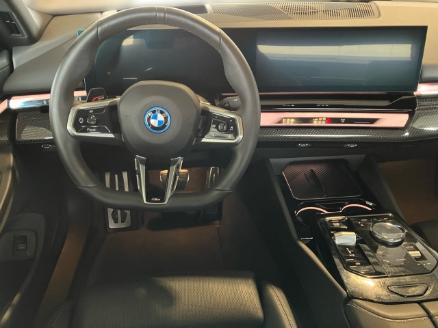 Bild 6: BMW i5 xDrive40 Limousine G60