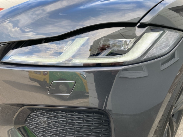 Bild 11: Jaguar F-Pace R-Dynamic SE P400e PHEV AWD