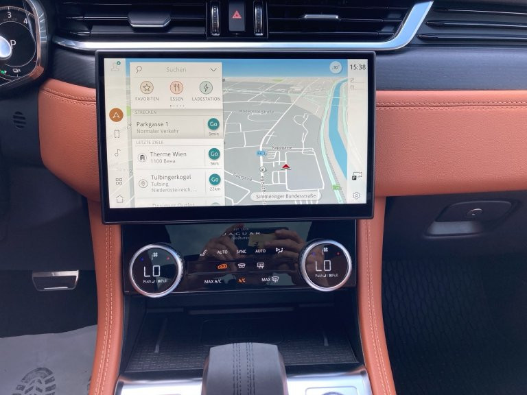 Bild 7: Jaguar F-Pace R-Dynamic SE P400e PHEV AWD
