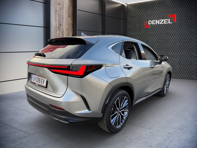 Bild 3: Lexus NX450h+ Luxury AWD Plug-In Hybrid