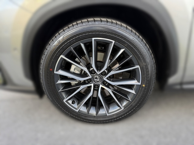 Bild 4: Lexus NX450h+ Luxury AWD Plug-In Hybrid