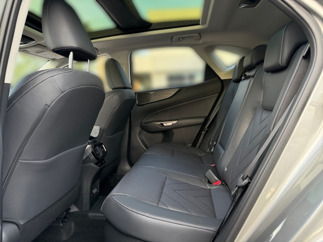 Bild 8: Lexus NX450h+ Luxury AWD Plug-In Hybrid