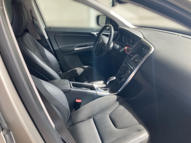 Bild 5: VOLVO PKW XC60 D3 Geartronic Kinetic