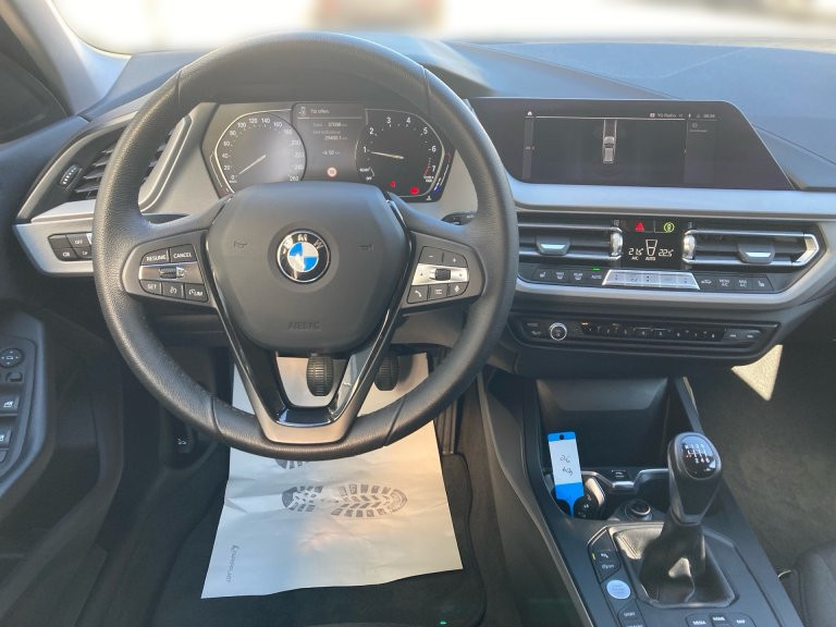 Bild 6: BMW 118i