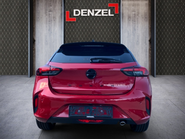 Bild 10: Opel Corsa. GS. 1.2  Dire