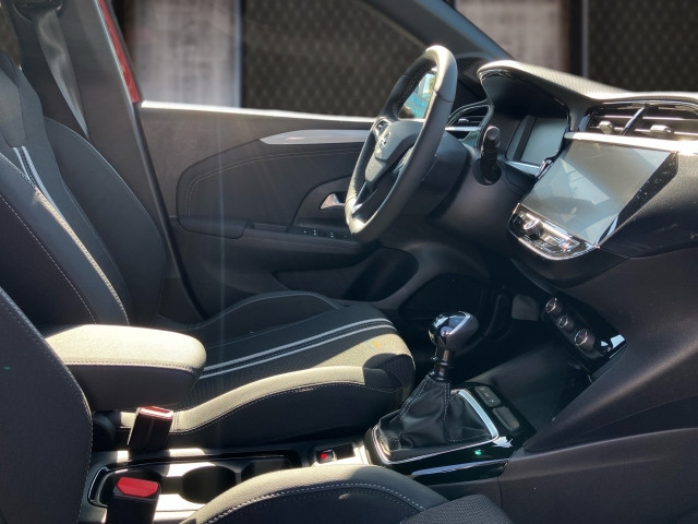 Bild 5: Opel Corsa. GS. 1.2  Dire