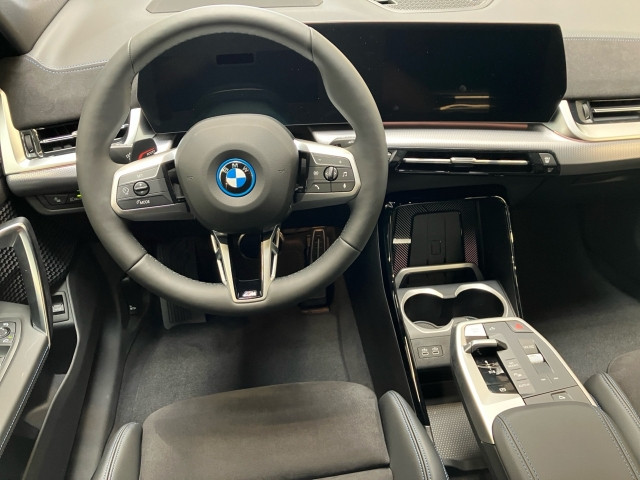 Bild 6: BMW iX1 xDrive30 U11