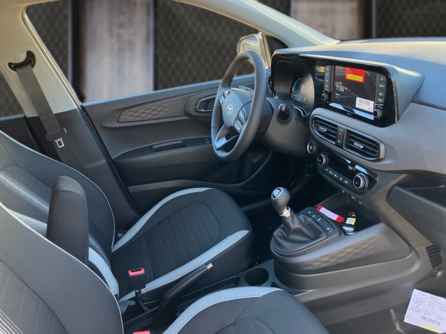 Bild 5: Hyundai i10 GO Plus 1,0 MT