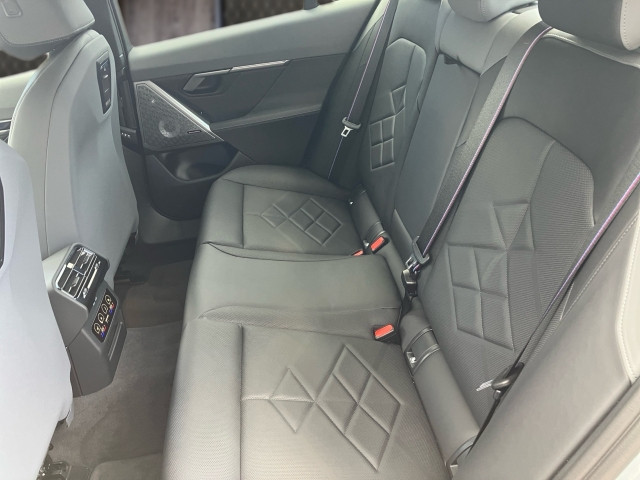 Bild 9: BMW i5 M60 xDrive Limousine G60