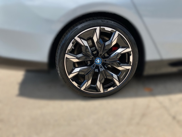 Bild 4: BMW i5 M60 xDrive Limousine G60