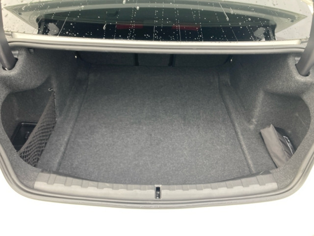 Bild 9: BMW 318d 48 V Aut.