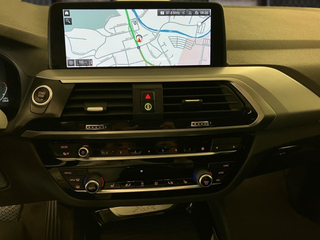 Bild 7: BMW X4 xDrive 20d 48 V A