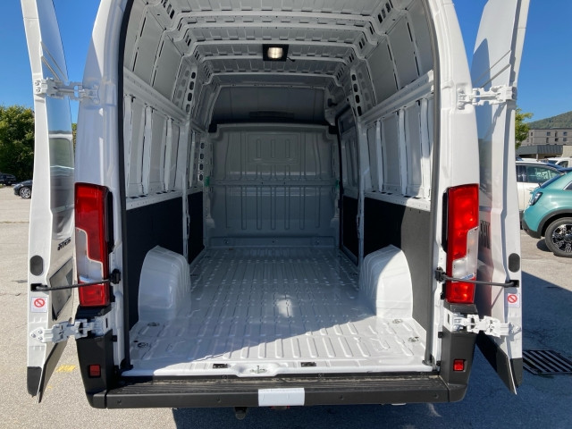 Bild 7: Fiat Ducato Maxi L4H3 3500 140MT