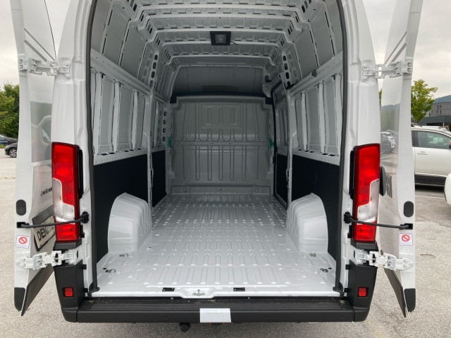 Bild 7: Fiat Ducato Serie 2 L4H3 3500 180 EAT8