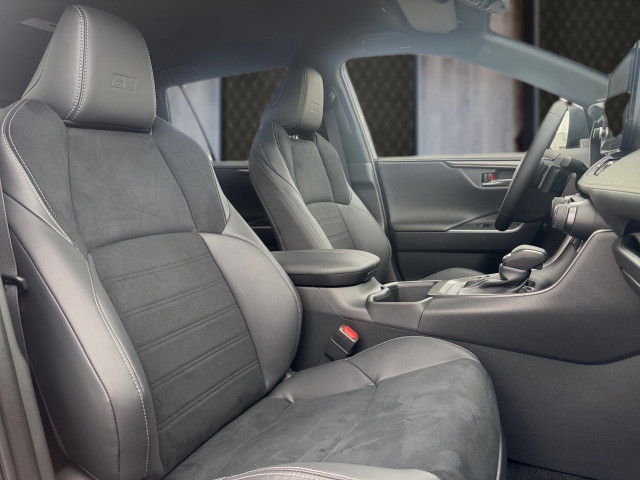 Bild 5: Toyota RAV4 Active 2,5, 306 PS 4x4 Plug-In