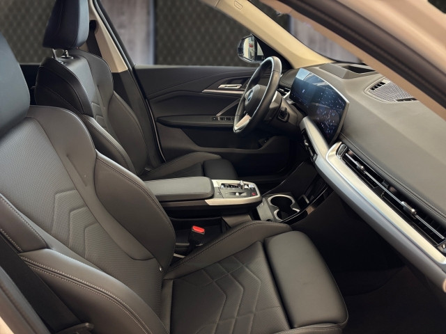 Bild 5: BMW iX1 xDrive30 U11 XE2